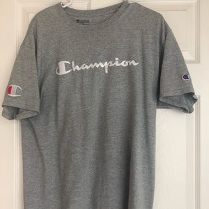 CHAMPION TSHIRT